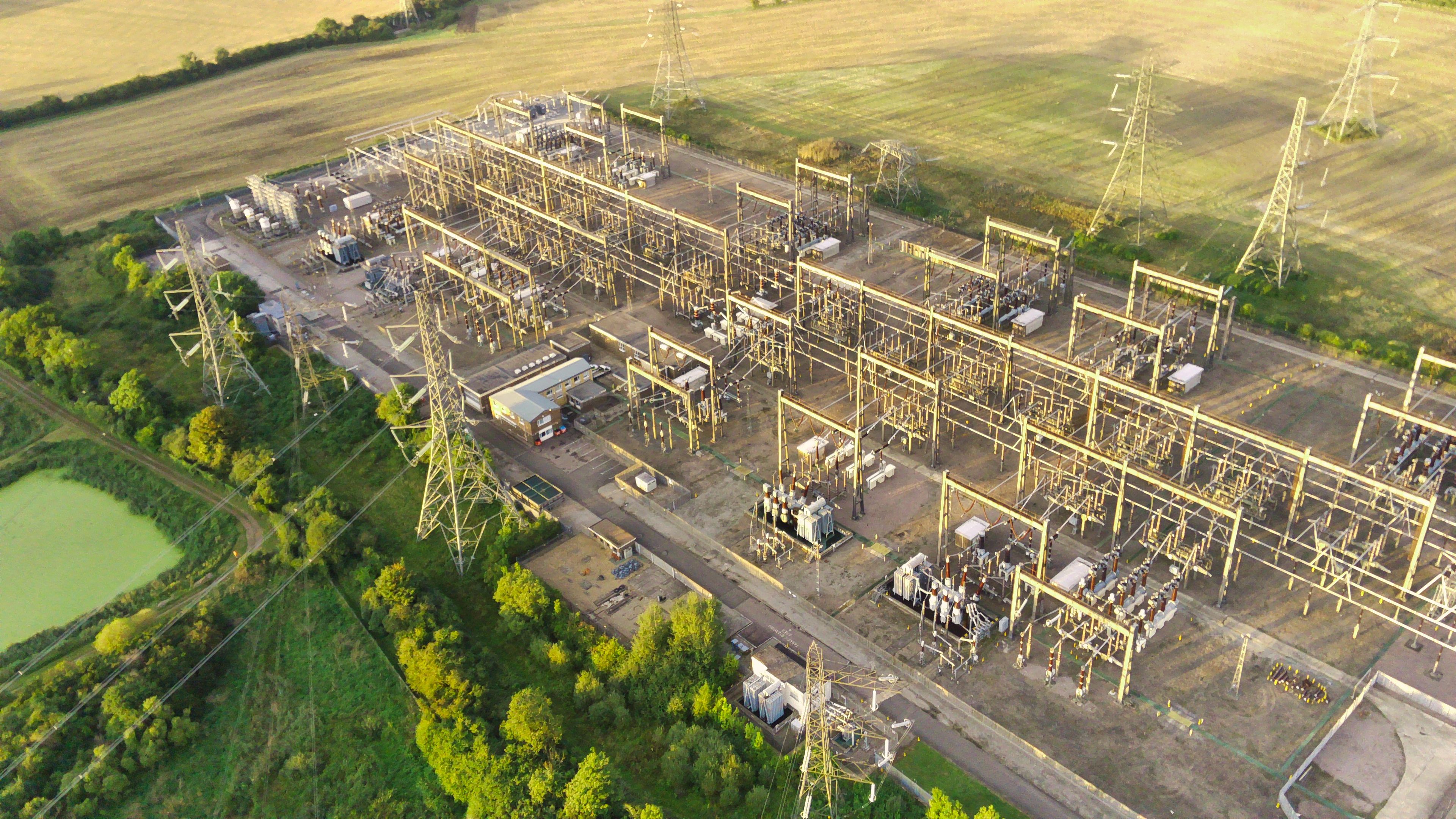High-voltage electrical transformer